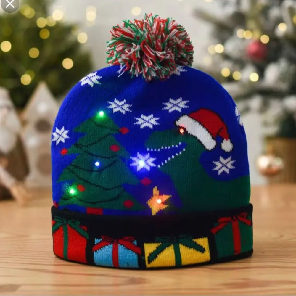 Kids Christmas Light-Up Beanie Hat with Pom Pom - Blue/Green